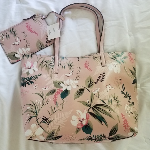 kate spade Handbags - 💥BOGO 1/2 OFF💥Kate Spade Tote & Wristlet